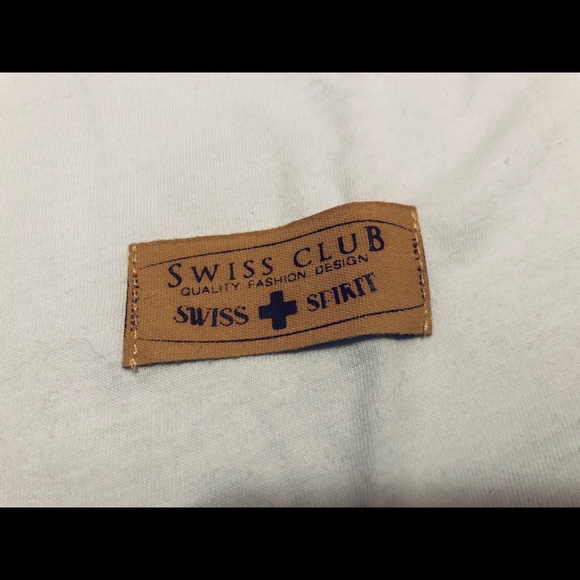 Two-Tone Graphic T-Shirt - Picture 4 of 5